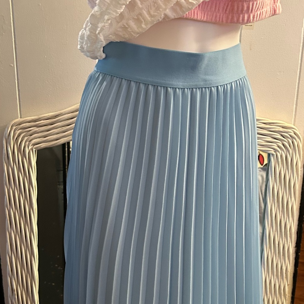 Elegant Light Blue Pleated Skirt